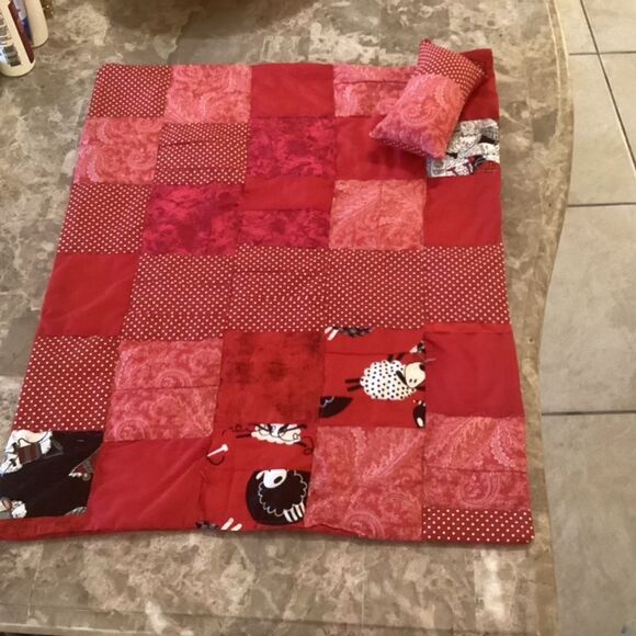 NWOT. Hand Crafted Reversible Doll/Stuffed Animal Quilt with Pillow Set - Picture 2 of 8